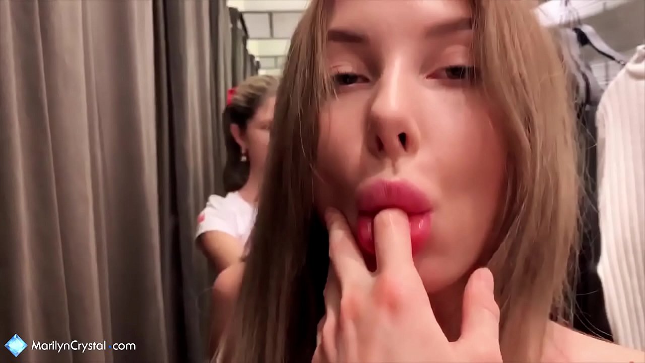 AmaLesbians aphulula amaphambili kwaye akhothe ivenkile ye-pussy-gin gerson crystal marilyn