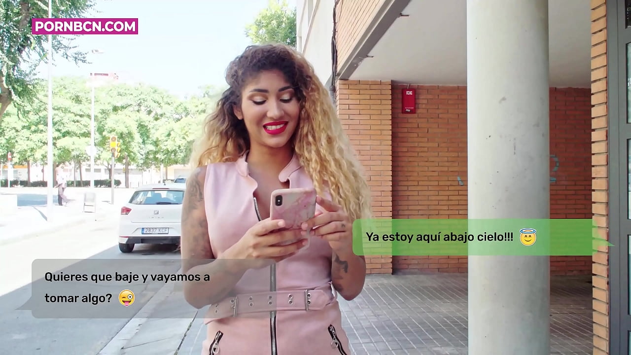 Umfazi ongathembekanga malunga nokudyobha isithandwa sakhe esincinci nzima ngelixa umyeni wakhe esebenza. ULatina onamabele kunye nempundu enkulu. Venus Aphrodite.